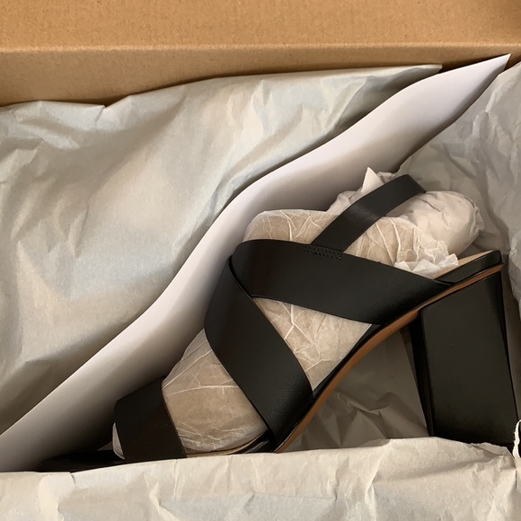 Cole Haan NEVER WORN - little black strappy heel! - Picture 3 of 3